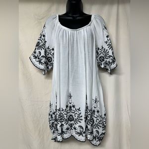 Liv Las Angeles, size 2X, long tunic length.